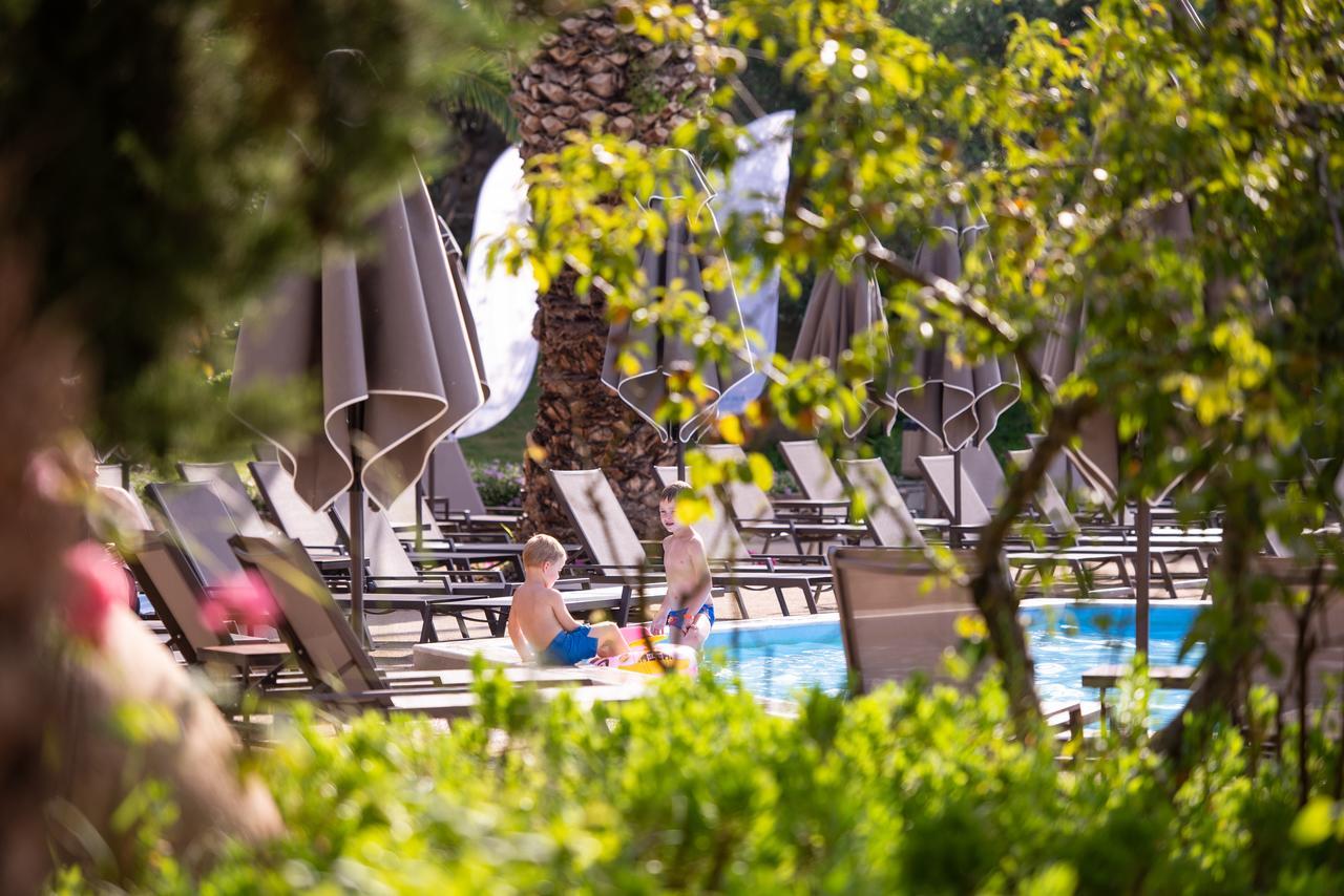 Poseidon Resort Hotel Neos Marmaras Exterior photo